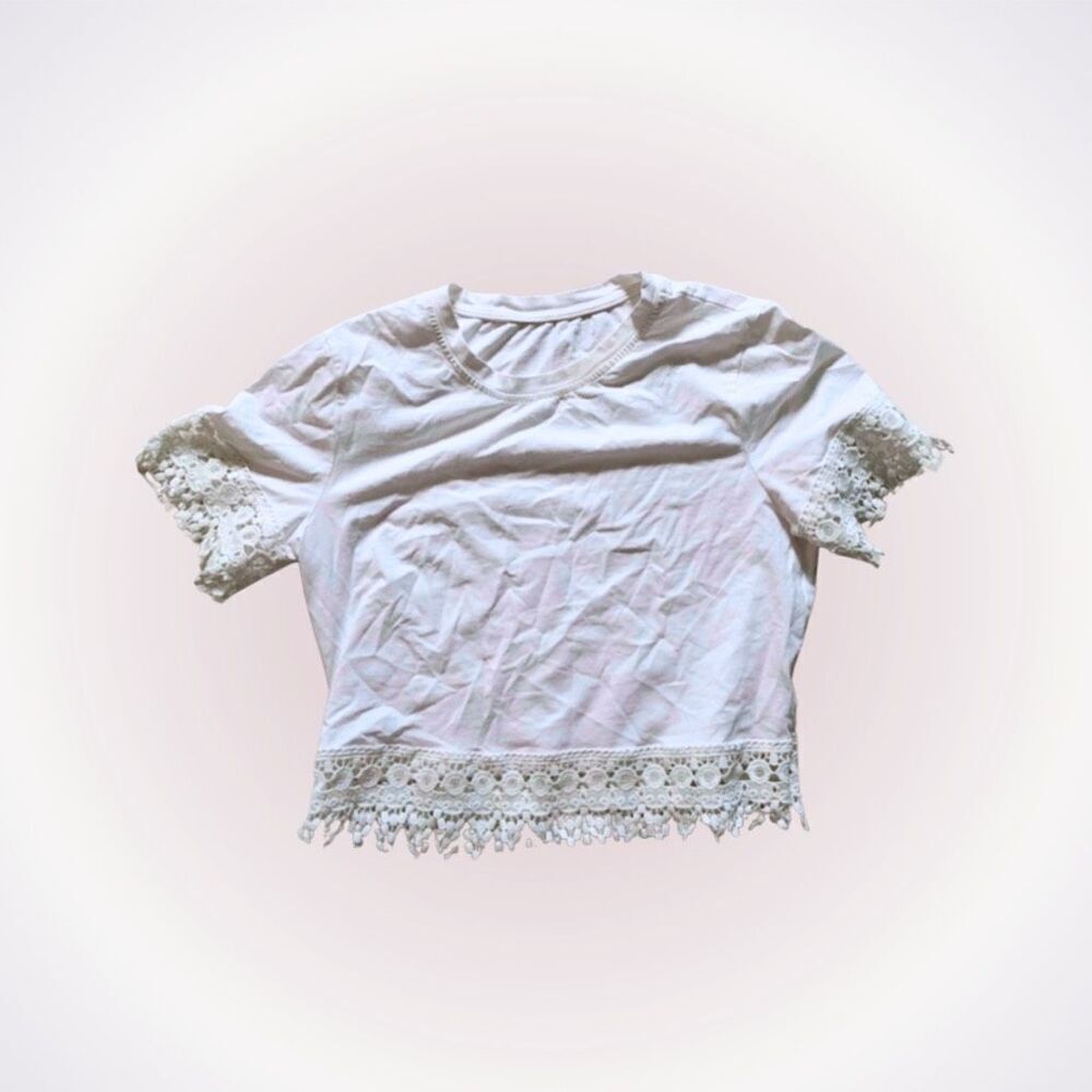 White crop top with lace detail | Sz S